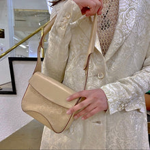 Load image into Gallery viewer, Celine Vintage shoulder bag pop