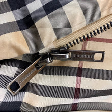 Load image into Gallery viewer, BURBERRY Padded trench coat