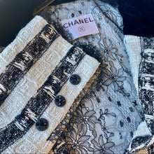 Load image into Gallery viewer, CHANEL black and white lace Blazer