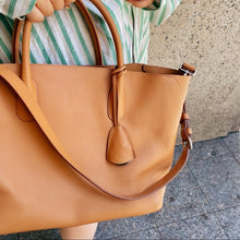 Load image into Gallery viewer, DIOR Open Bar leather 2way tote TWS