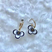 Load image into Gallery viewer, CHANEL Clouds earrings