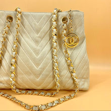 Load image into Gallery viewer, CHANEL Beige vintage lambskin Shoulder bag