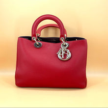 Load image into Gallery viewer, DIOR MEDIUM CALFSKIN DIORISSIMO BAG TWS