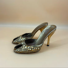 Load image into Gallery viewer, GUCCI Golden studded sandals