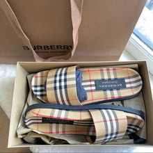 Load image into Gallery viewer, BURBERRY classic flip flops