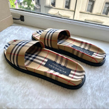 Load image into Gallery viewer, BURBERRY classic flip flops