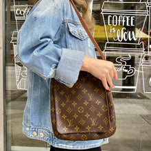Load image into Gallery viewer, LOUIS VUITTON Musette shoulder bag
