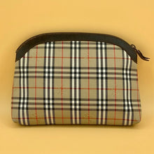 Load image into Gallery viewer, BURBERRY classic pochette/ clutch