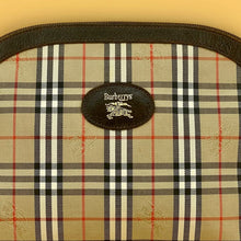 Load image into Gallery viewer, BURBERRY classic pochette/ clutch
