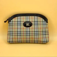 Load image into Gallery viewer, BURBERRY classic pochette/ clutch