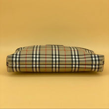 Load image into Gallery viewer, BURBERRY classic pochette/ clutch
