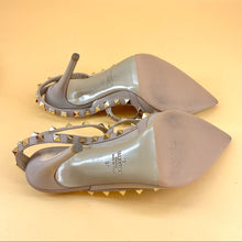 Load image into Gallery viewer, VALENTINO GARAVANI Rockstud 10cm pumps