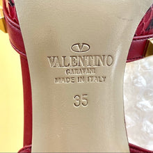 Load image into Gallery viewer, Valentino Garavani snakeskin sandals