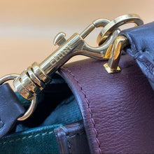 Load image into Gallery viewer, CELINE Smooth Calfskin Medium Bag Trapeze