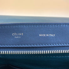 Load image into Gallery viewer, CELINE Smooth Calfskin Medium Bag Trapeze