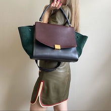 Load image into Gallery viewer, CELINE Smooth Calfskin Medium Bag Trapeze