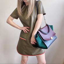 Load image into Gallery viewer, CELINE Smooth Calfskin Medium Bag Trapeze