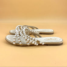 Load image into Gallery viewer, CHANEL pearl flat sandals