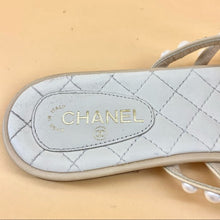 Load image into Gallery viewer, CHANEL pearl flat sandals