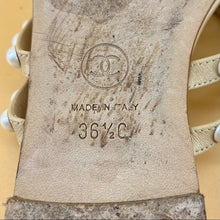 Load image into Gallery viewer, CHANEL pearl flat sandals