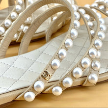 Load image into Gallery viewer, CHANEL pearl flat sandals