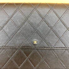 Load image into Gallery viewer, CHANEL vintage lambskin classic wallet