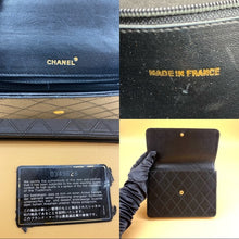 Load image into Gallery viewer, CHANEL vintage lambskin classic wallet