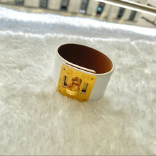 Load image into Gallery viewer, HERMES Kelly Dog leather bracelet white/ gold