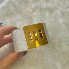 Load image into Gallery viewer, HERMES Kelly Dog leather bracelet white/ gold