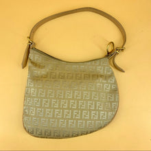 Load image into Gallery viewer, FENDI oyster Vintage bag TWS pop