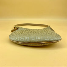 Load image into Gallery viewer, FENDI oyster Vintage bag TWS pop