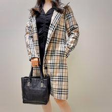 Load image into Gallery viewer, BURBERRY Padded trench coat
