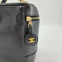 Load image into Gallery viewer, CHANEL Vintage 2002-2003 CC vanity bag