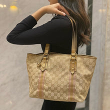 Load image into Gallery viewer, Gucci Vintage Abbey ball cloth shoulder bag TWS