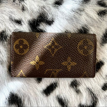 Load image into Gallery viewer, LOUIS VUITTON monogram key holder