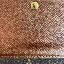 Load image into Gallery viewer, LOUIS VUITTON monogram key holder