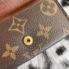 Load image into Gallery viewer, LOUIS VUITTON monogram key holder