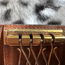 Load image into Gallery viewer, LOUIS VUITTON monogram key holder