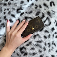 Load image into Gallery viewer, LOUIS VUITTON monogram key holder