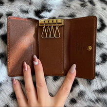 Load image into Gallery viewer, LOUIS VUITTON monogram key holder