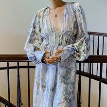 Load image into Gallery viewer, BURBERRY 100% silk runway dress