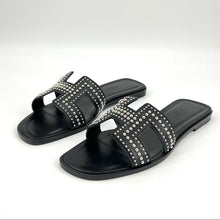 Load image into Gallery viewer, HERMES rivet oran sandals in black leather