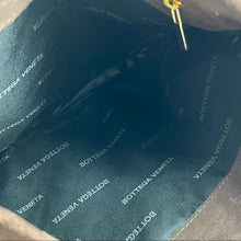 Load image into Gallery viewer, Bottega Veneta Classic shoulder bag