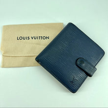 Load image into Gallery viewer, Louis Vuitton vintage epi leather wallet