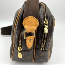 Load image into Gallery viewer, LOUIS VUITTON Reporter PM crossbody bag