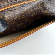 Load image into Gallery viewer, LOUIS VUITTON Reporter PM crossbody bag
