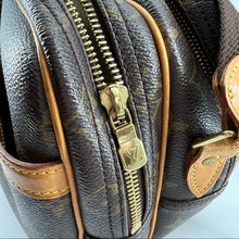 Load image into Gallery viewer, LOUIS VUITTON Reporter PM crossbody bag
