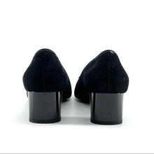 Load image into Gallery viewer, Salvatore Ferragamo classic suede heels