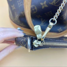 Load image into Gallery viewer, LOUIS VUITTON Petit Bucket Bag