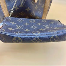 Load image into Gallery viewer, LOUIS VUITTON Petit Bucket Bag